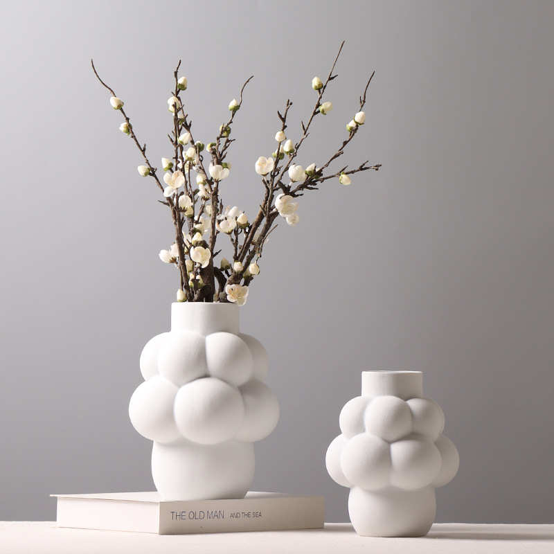 北欧异形花器陶瓷摆件鼓包磨砂白色插花花瓶样板房售楼部创意装饰