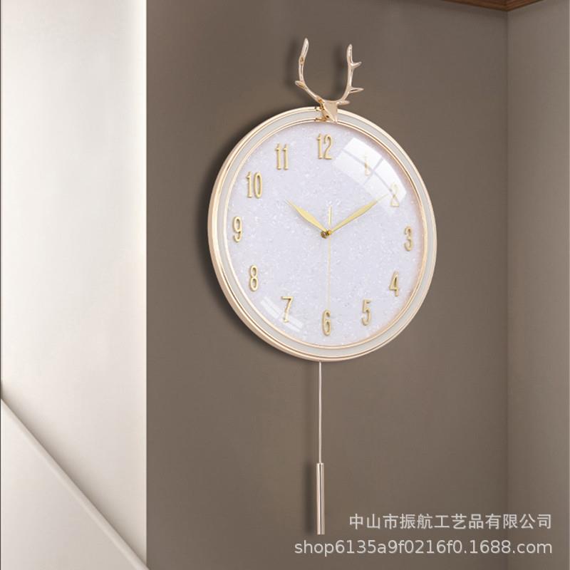 北欧轻奢鹿头钟表挂钟客厅家用个性时钟挂墙挂表简约网红石英钟