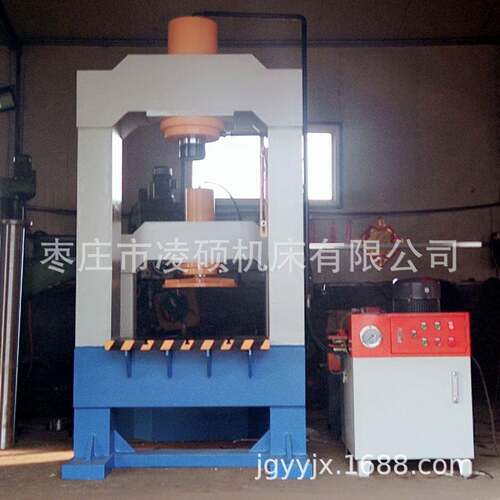 160吨龙门液压机滑动工作台破碎废铁