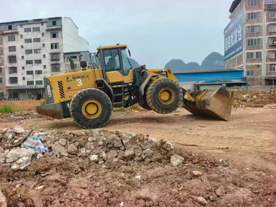 11月18日贺州临工968装载机网络拍卖公告