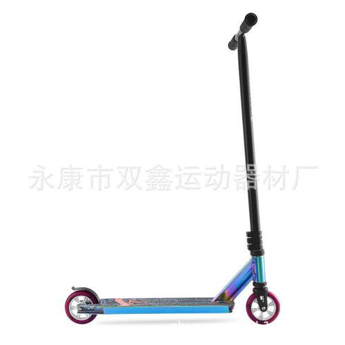 鑫利隆新款滑板车七彩成人街车滑板车HIC安全系统极限动作特技车