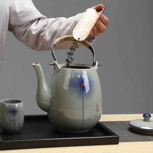 2升陶瓷大茶壶手绘复古泡茶壶凉水壶铁制手柄提梁壶餐厅水壶