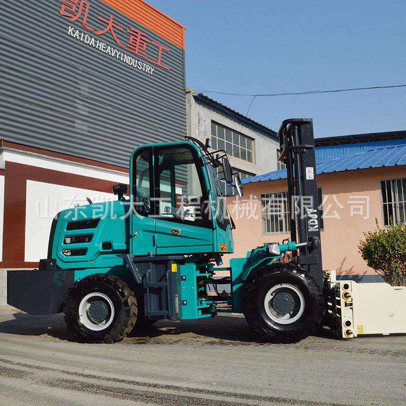 供应四驱越野叉车 建筑工地装卸设备 大型一体式运输车 价格优惠