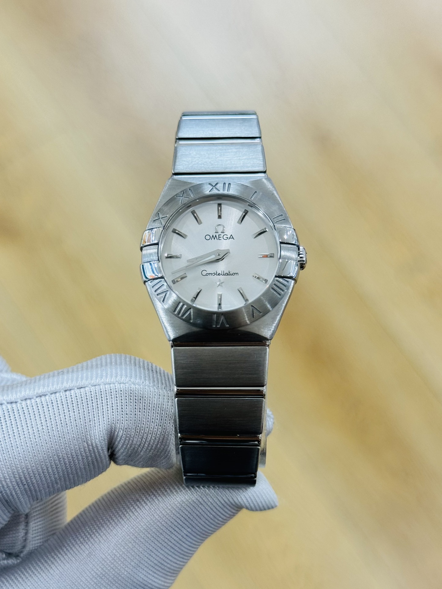 [9.8新]欧米茄星座手表精钢24mm石英女款腕表123.10.24.60.02.001