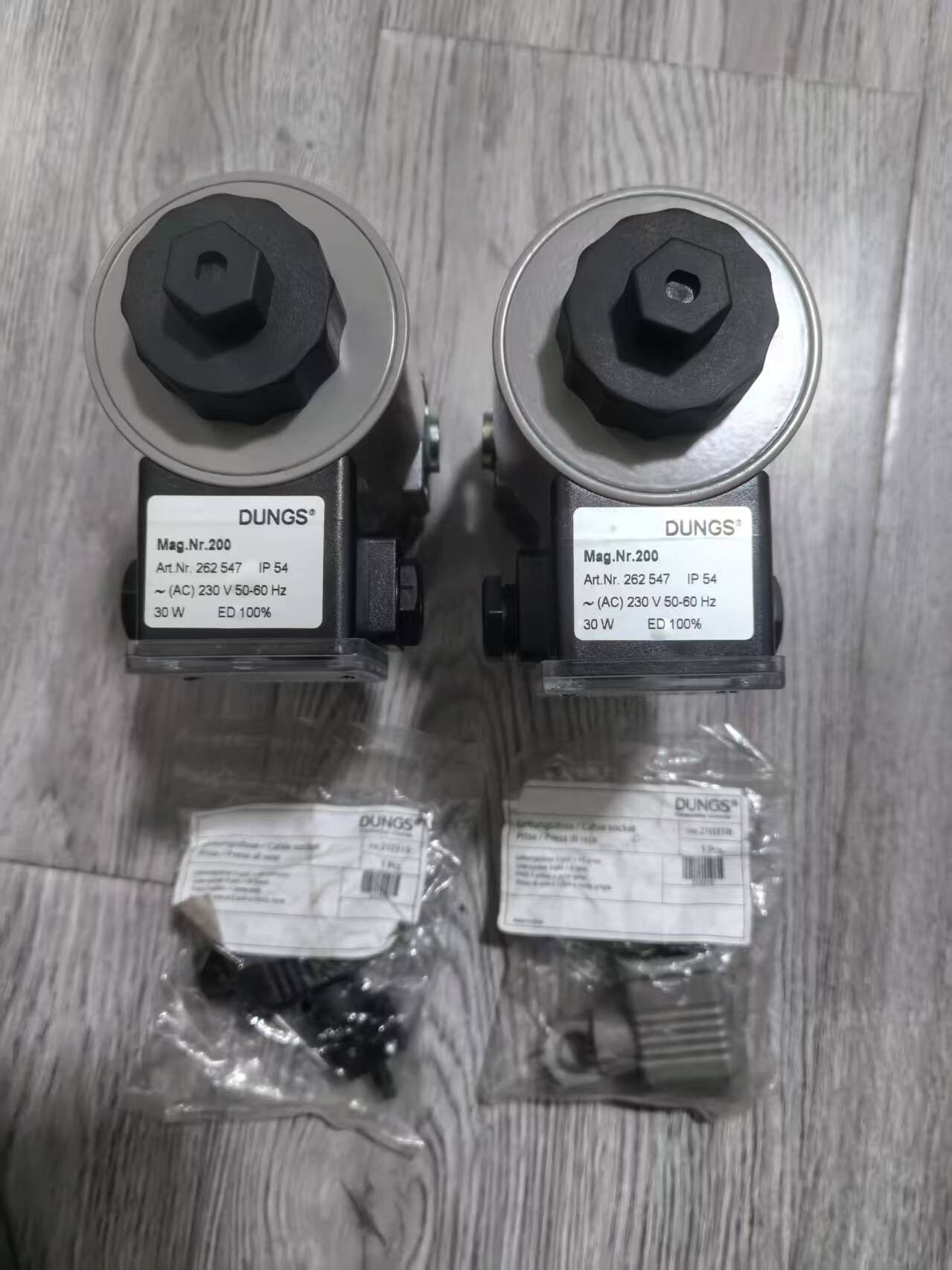 全新DUNGS冬斯电磁阀，型号MVD507/5。。