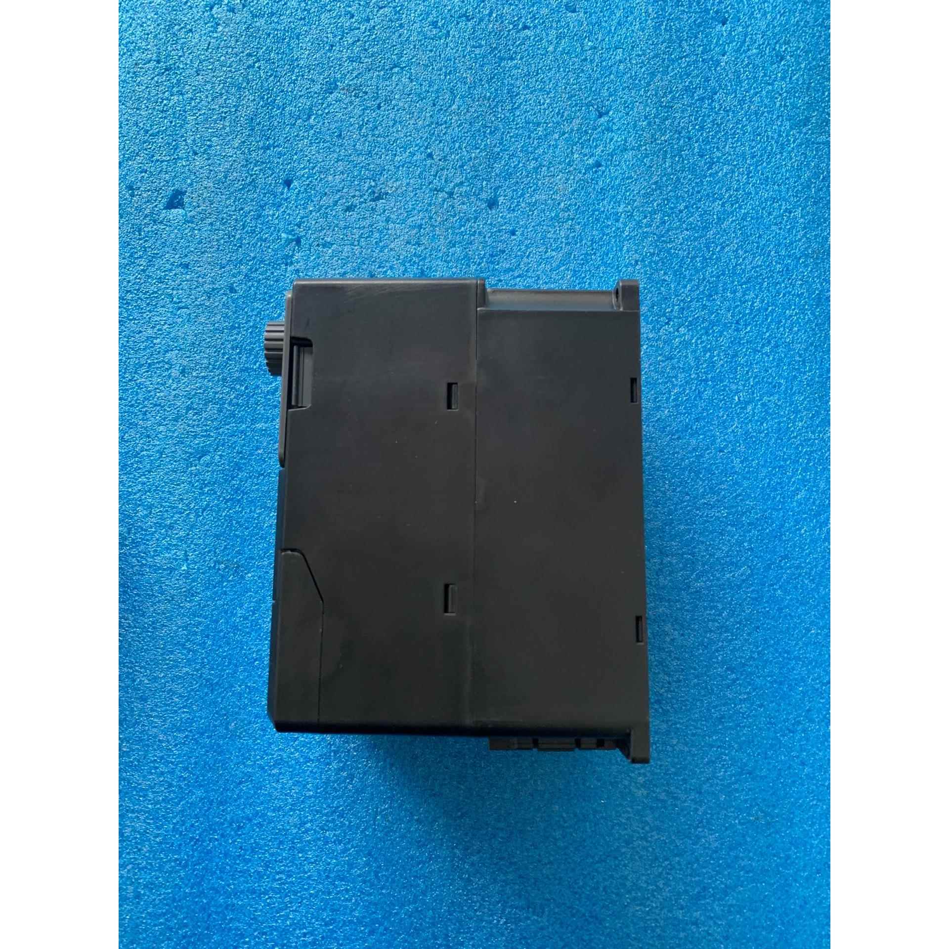 英捷思变频器Y900-0022M3 2.2Kw，，功议价