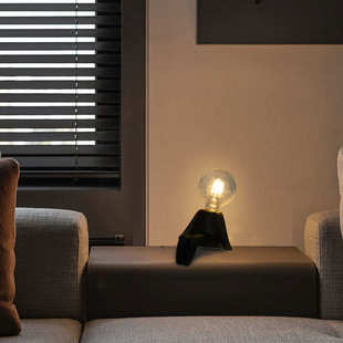 卧室床头灯泡人摆件台灯个性创意摆件小夜灯家居装饰陶瓷工艺品