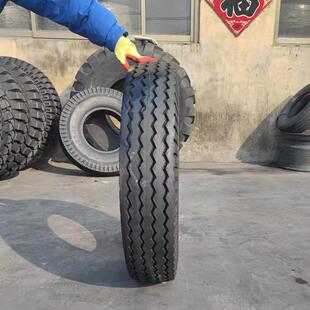 825 货车轻卡载重尼龙顺花羊角花纹轮胎 16LT轮胎