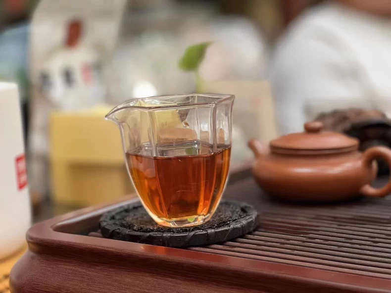 90年代末中茶紅印班章生茶老茶純幹倉清倉處理-357克 普洱茶 BUASHOP普洱老茶