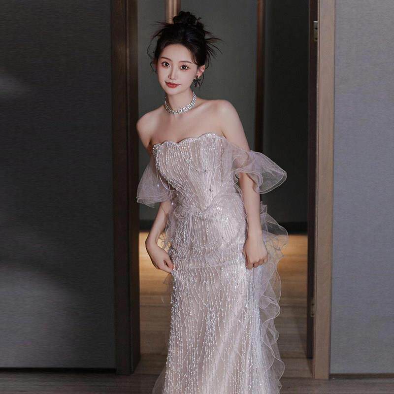 粉色抹胸晚礼服高级感重工新娘订婚敬酒服气质轻奢宴会鱼尾洋装
