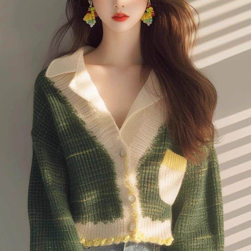 日系宽松显瘦绿色v领针织长袖开衫女今年流行时髦洋气小衫小个子