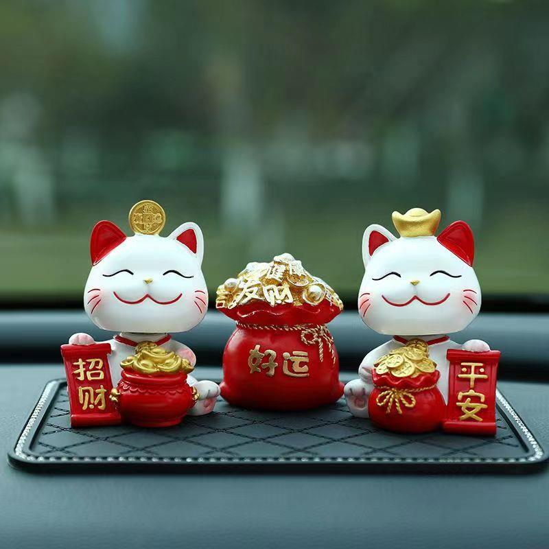 可爱摇头招财猫创意汽车中控台高档车载装饰用品摆件招财保平安跨