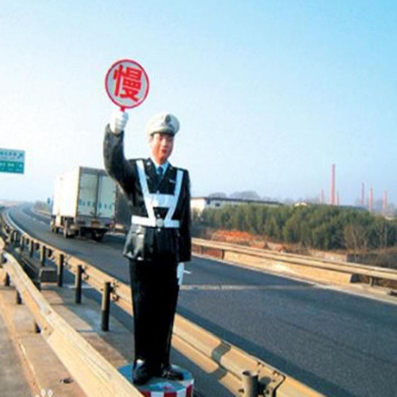 高速公路仿真警察假警察模拟警察假人假警察模型玻璃钢仿真交警