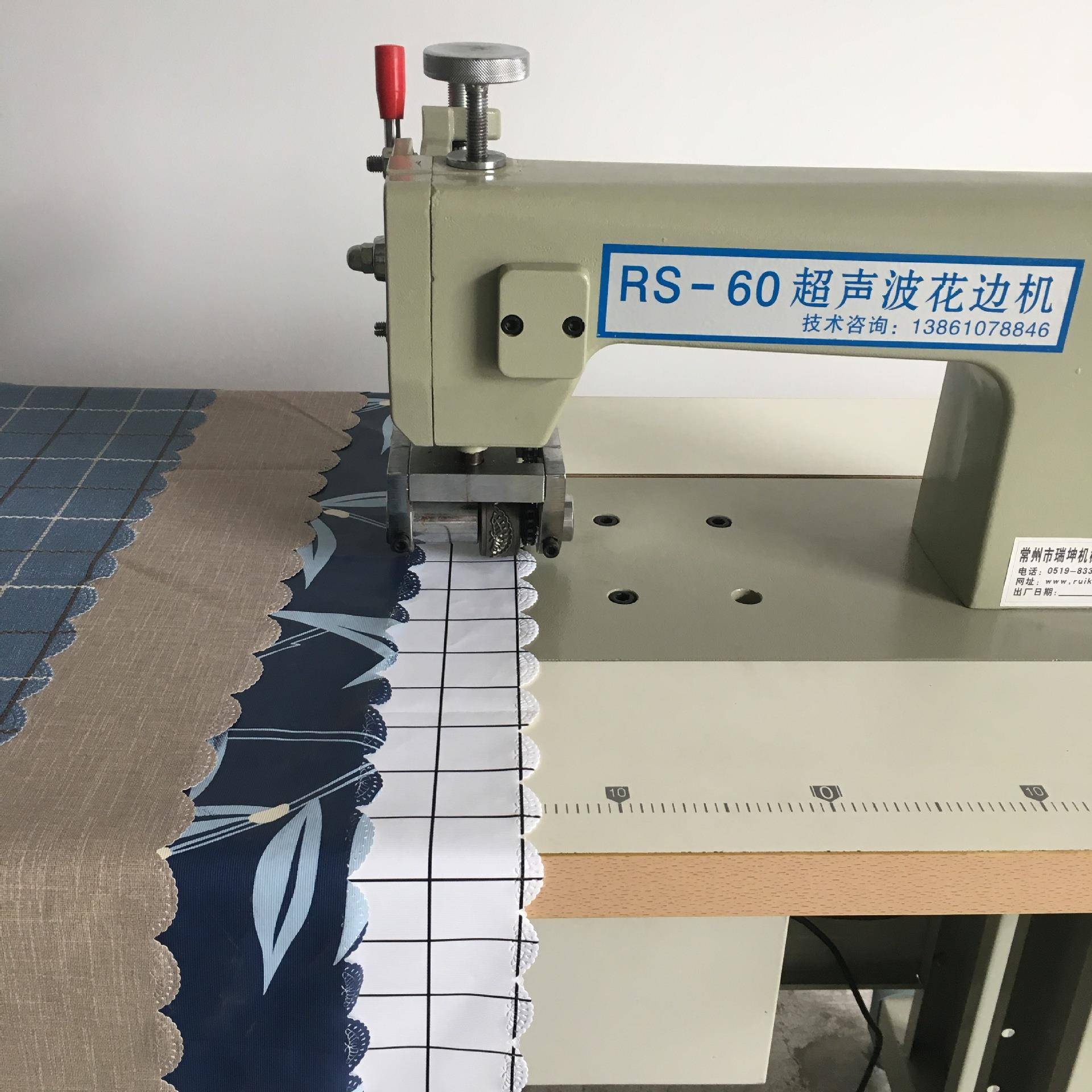 新品PVC桌布压边机各种化纤布料无纺布超声波花边机