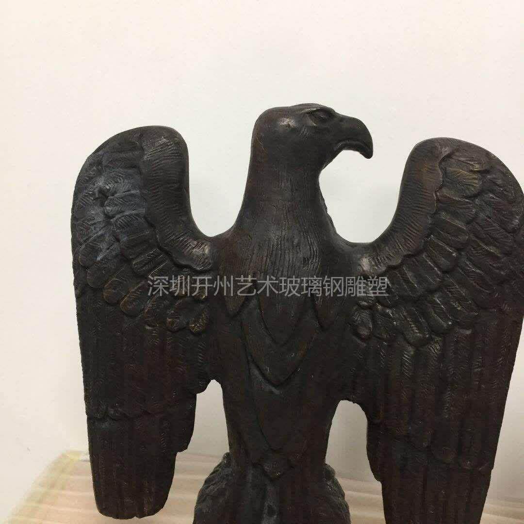 深圳厂家直销动物玻璃钢老鹰雕塑办公区域展示柜摆件 工艺品摆件