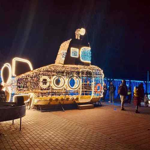 美陈灯会LED火车造型树户外草坪灯光节灯飞机节日展会造型灯