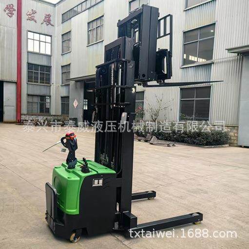 站驾1.5吨剪叉式堆高车厂家