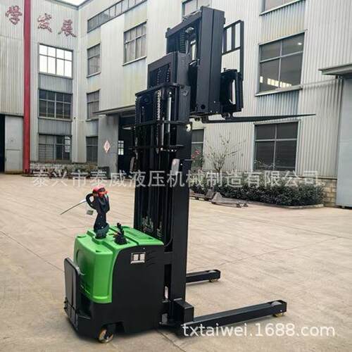 站驾1.5吨剪叉式堆高车厂家