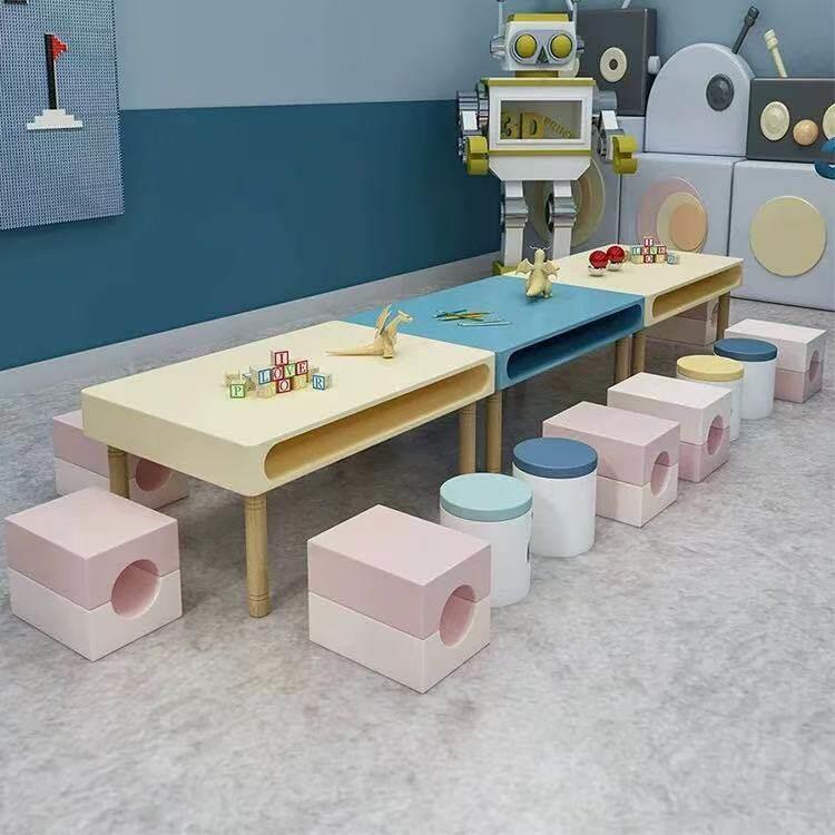 现代架空层娱乐区儿童桌椅组合样品屋展示中心部游乐园创意手工绘