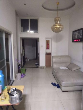 彩虹城四区6号楼319室