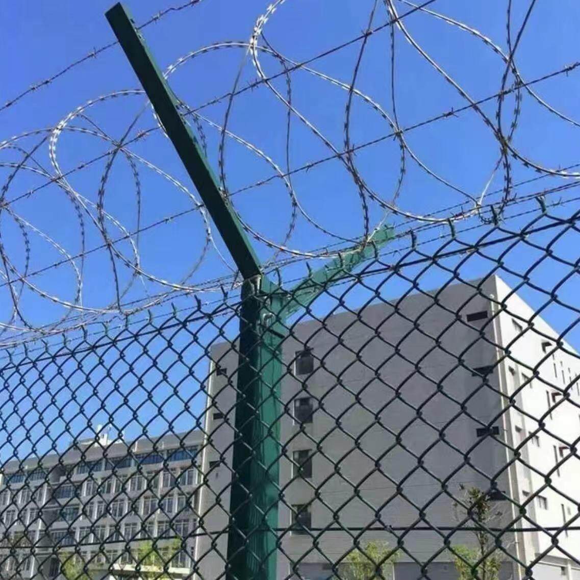 监狱围栏隔离防护网机场围界隔离栅看守所园林铁路护栏网防攀爬网