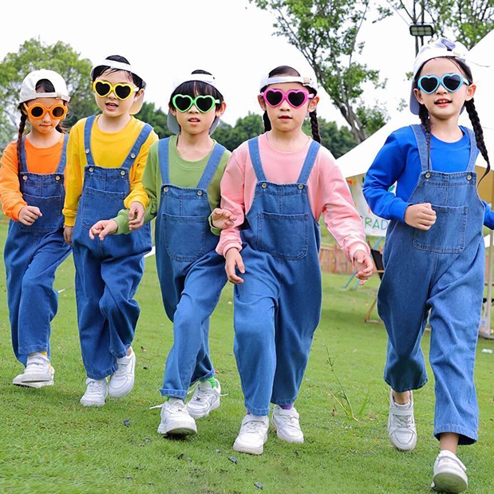 儿童啦啦队演出服小学生多巴胺牛仔背带裤毕业季表演糖果色团体服