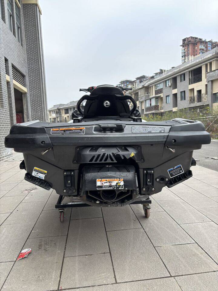 资产处置庞巴迪rxt300摩托艇