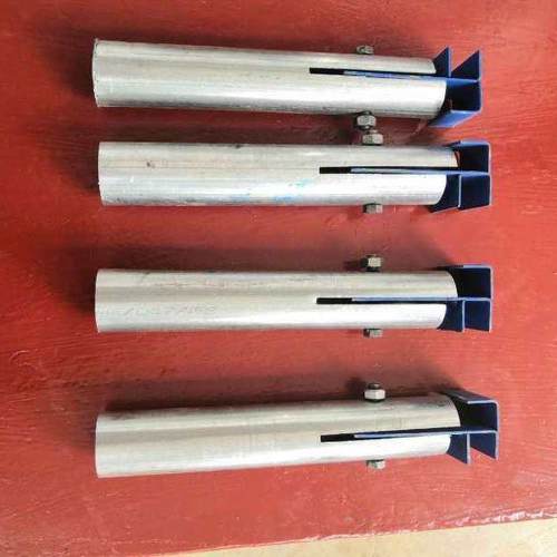 爬架网连接件 网片卡托防护网配件 外墙网片连接卡子厂家价格