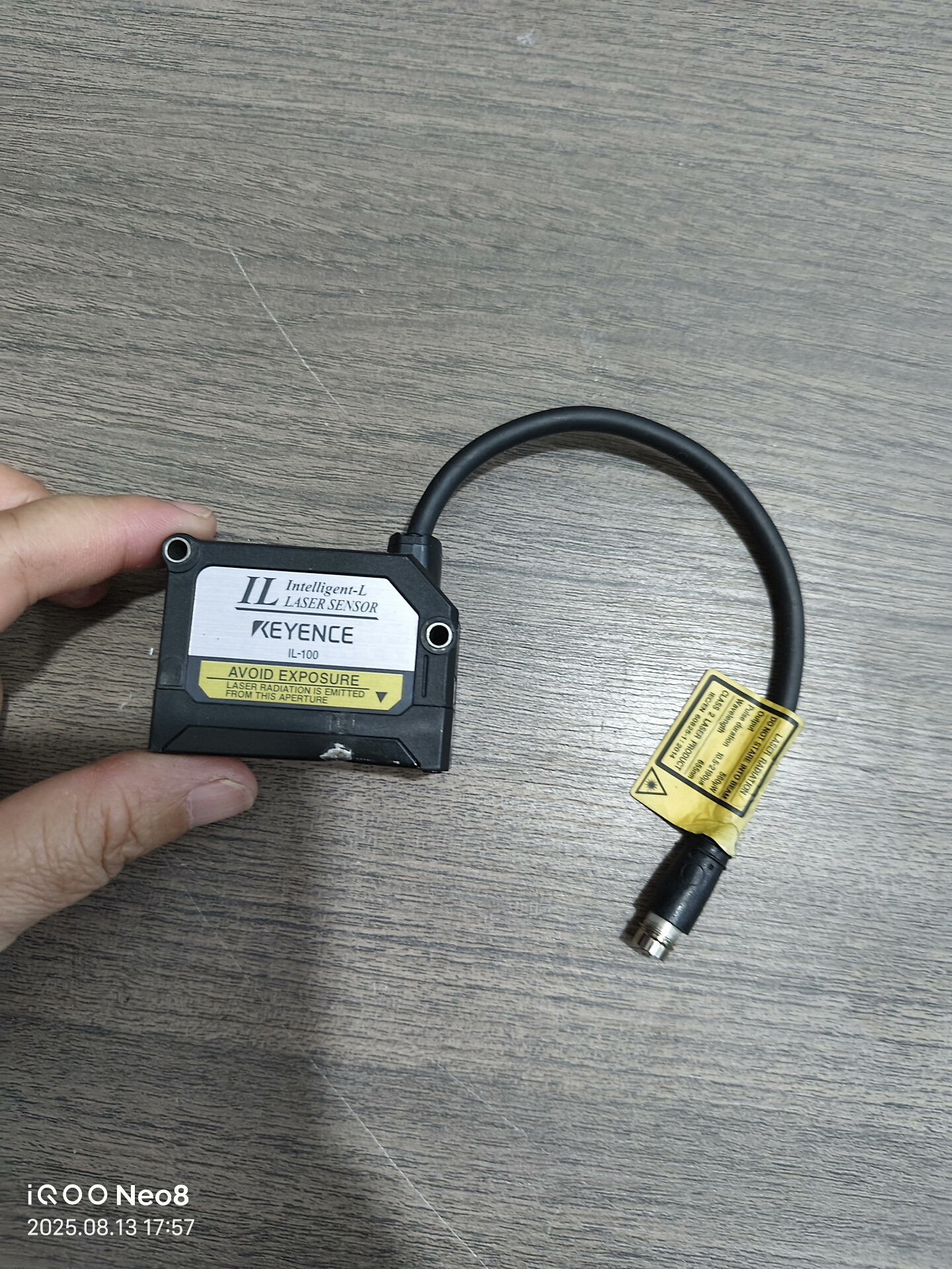 基恩士测距传感器 IL-100，实物如图所示，拆机所得功能包