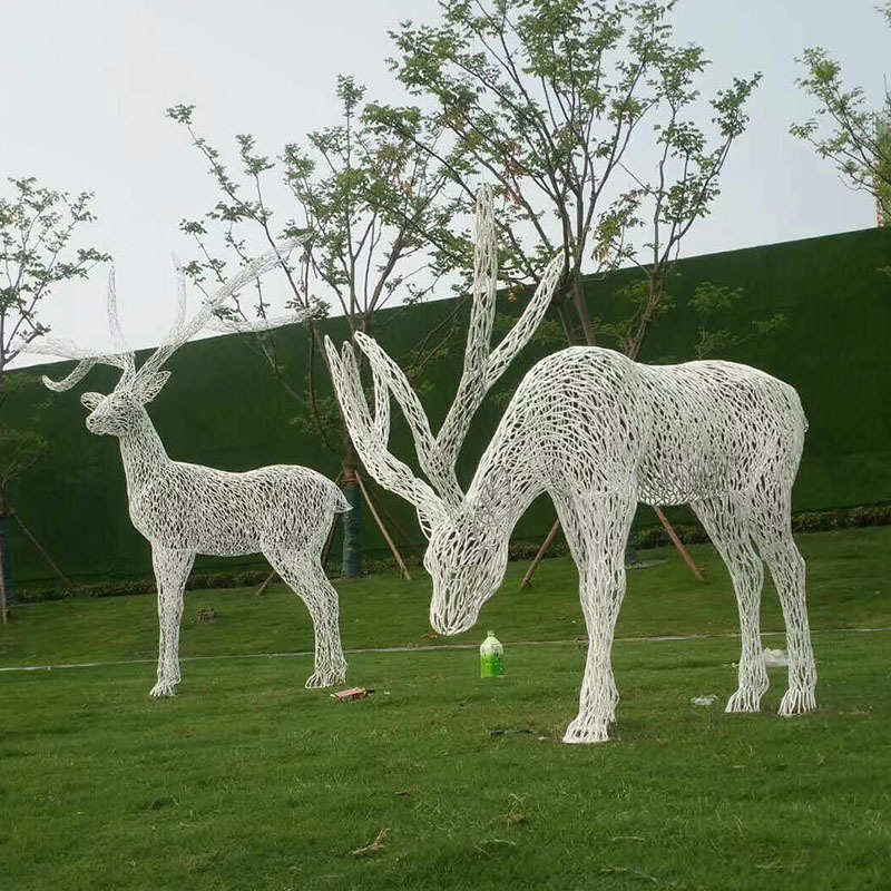 不锈钢铁艺镂空梅花鹿雕塑小区户外园林广场草坪仿真动物落地摆件