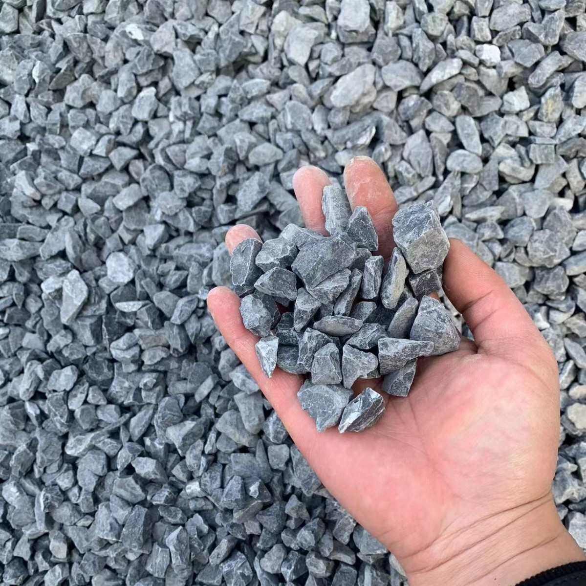 黑色砾石瓜子片胶粘石厂家直销工程铺路日式庭院枯山水园林黑石子