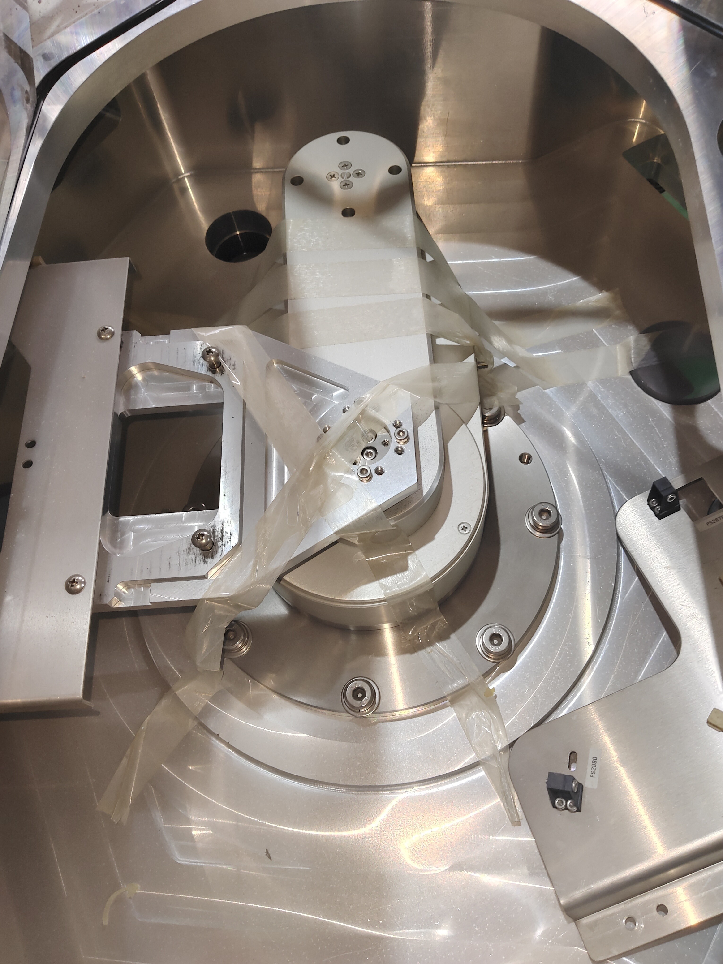 AMAT 0010-76015机器人，适用于半导体制造。议价