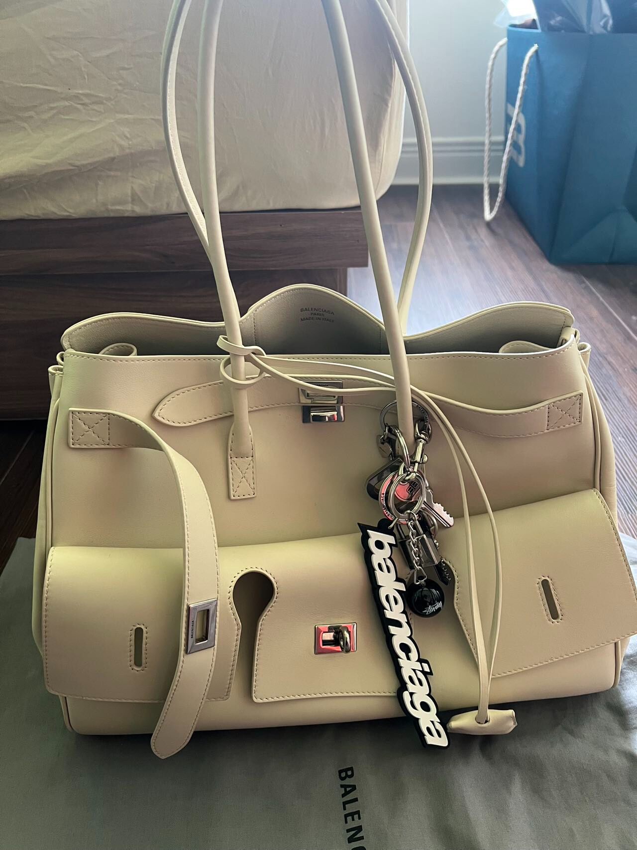 Balenciaga Bel Air Carry All Beige Handbag
