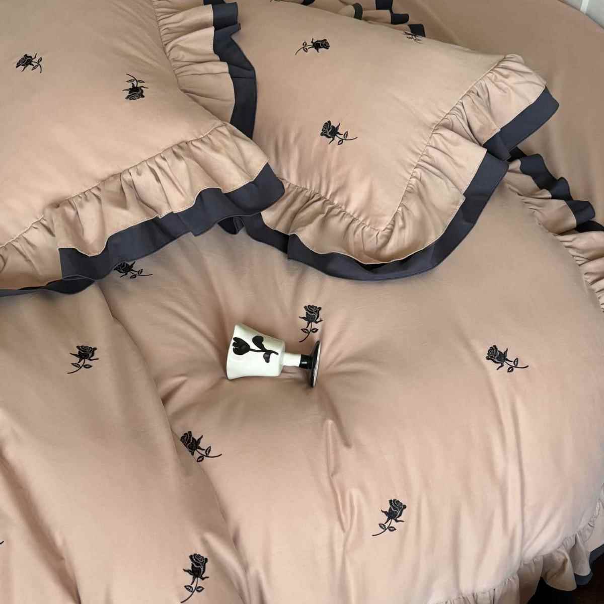 秋贡DAF全棉磨毛四冬件套刺时尚高密玫瑰绣加厚缎被套床上用品
