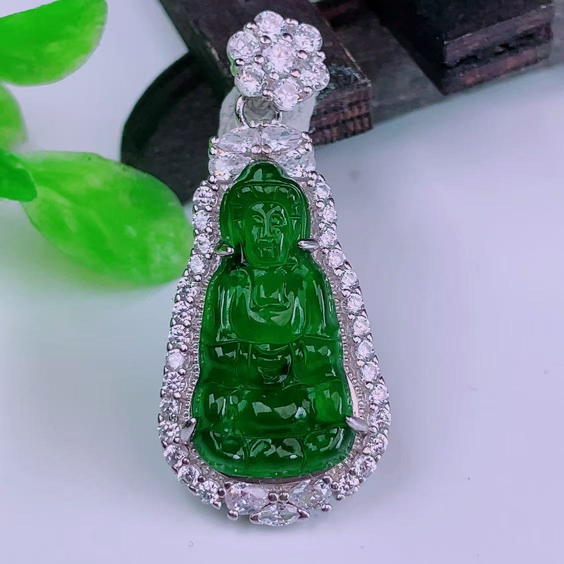 天然真品翡翠S925银豪华镶嵌冰阳绿满绿高端闪拍度母观音玉石吊坠