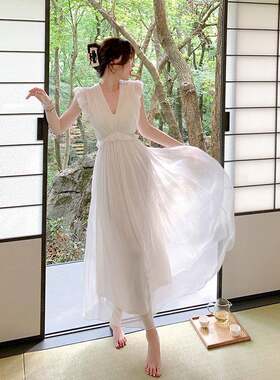 专柜2026夏新款气质超仙白色连衣裙法式甜美V领中长版雪纺仙女裙