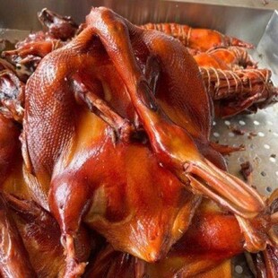 四川特产正宗彭州九尺板鸭五香卤味酱香鸭肉即食整只熟樟茶鸭零食