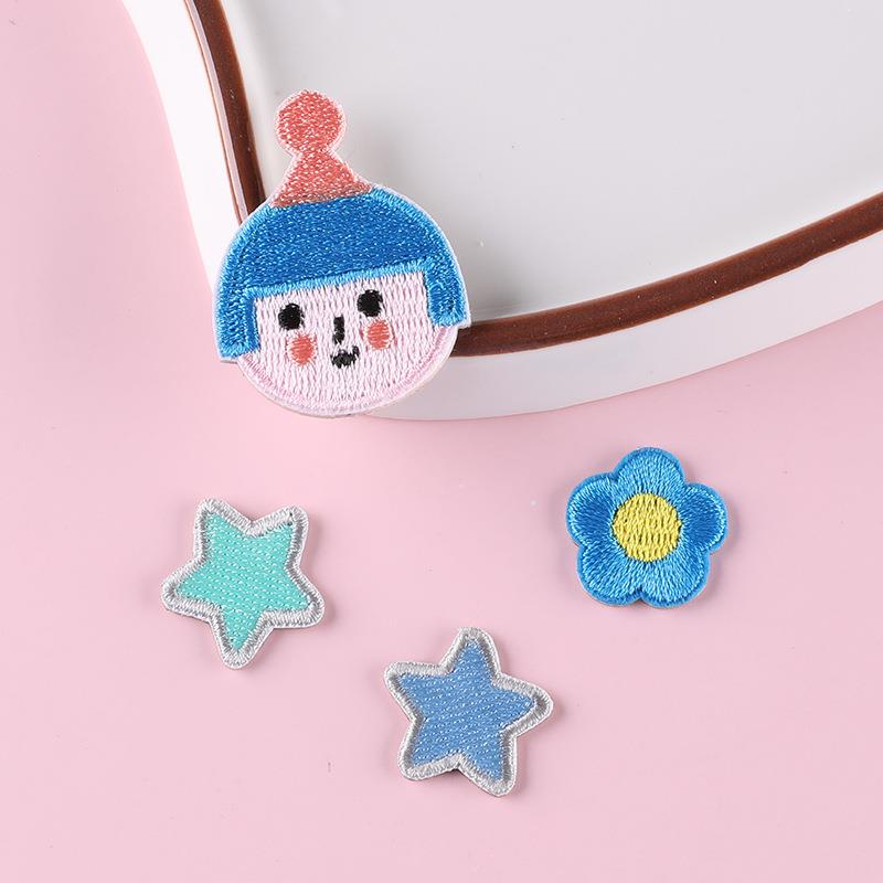 直销新款草莓电脑绣花标卡通女孩头小红花刺绣章仔服装辅料补丁贴