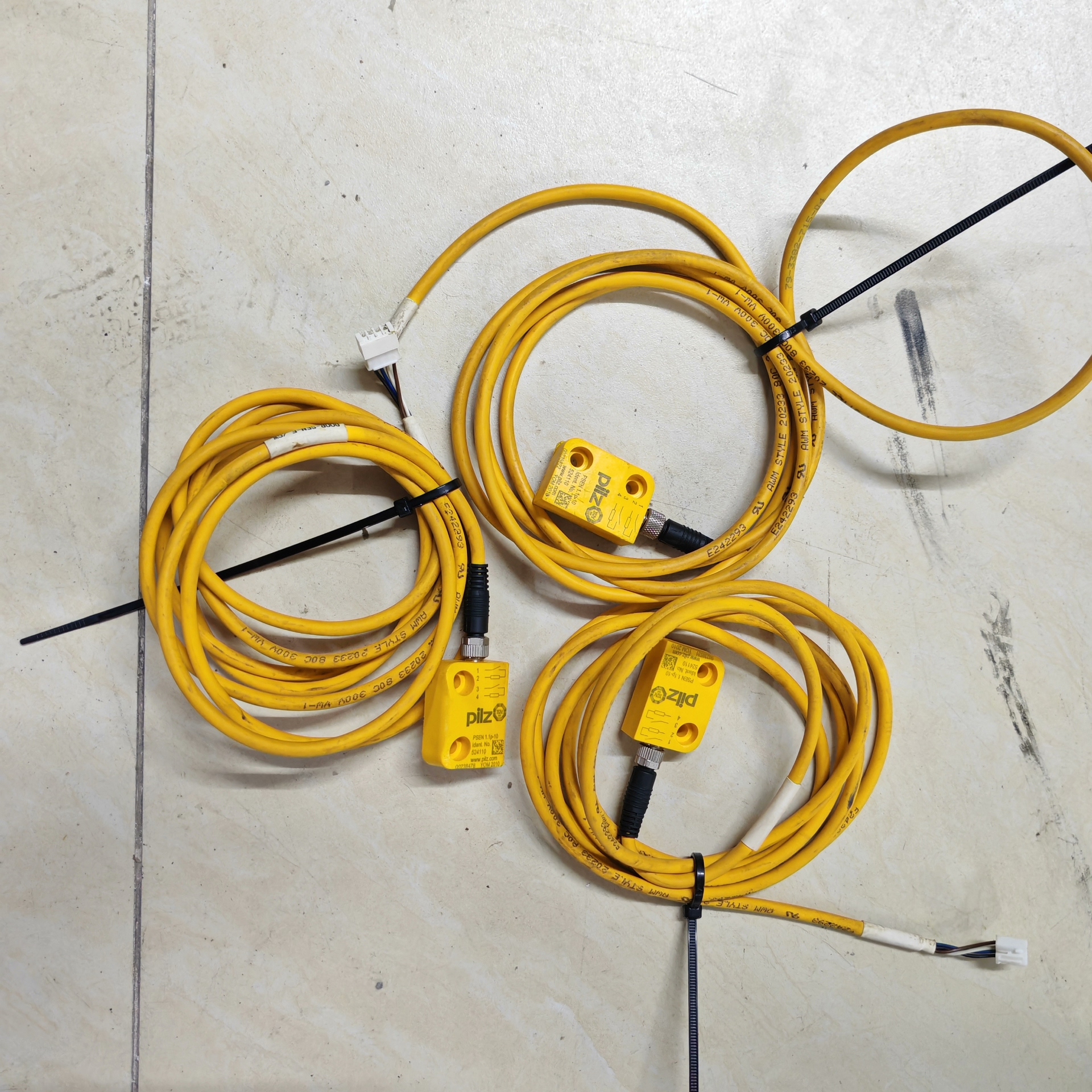 皮尔兹安全开关