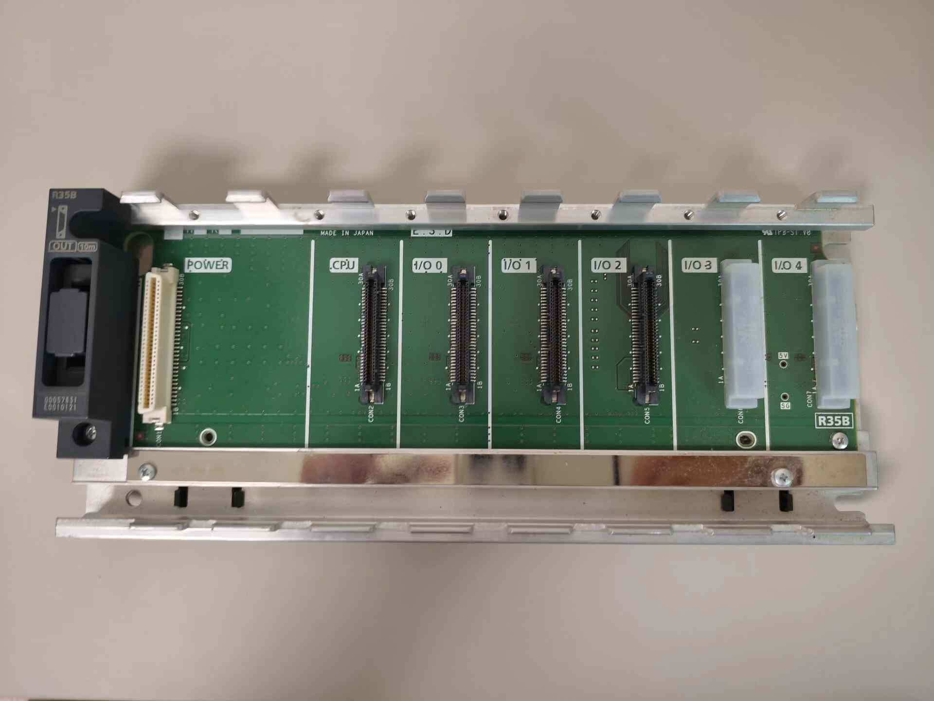 三菱PLC底板R35B，成色新，功能完好。