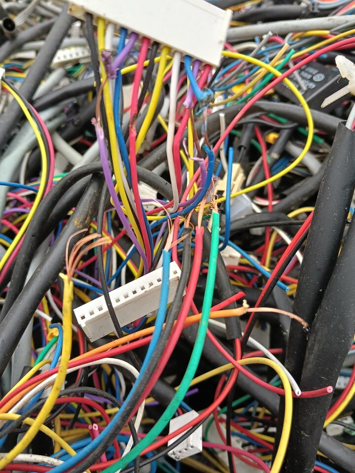 4月13日岳阳市工厂处置设备拆解杂线一批约950公斤打包处理网络拍卖公告