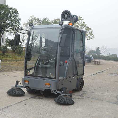 厂家圾直供全闭驾驶式扫雾炮扫地地车公路封垃清扫车工环卫雾炮业