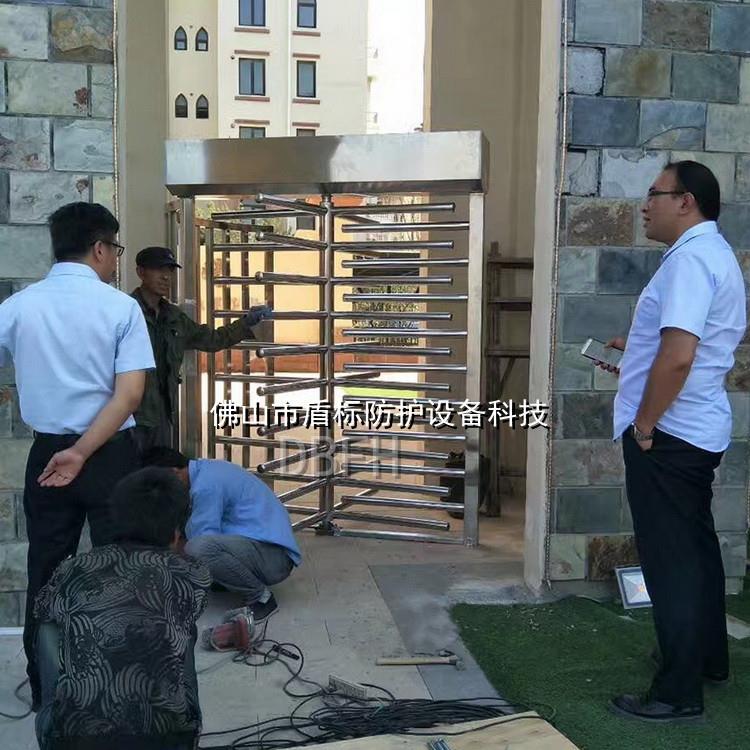 不锈钢行道通单向三辊闸羽毛球DRM馆刷卡自动扫码支闸付全高转人