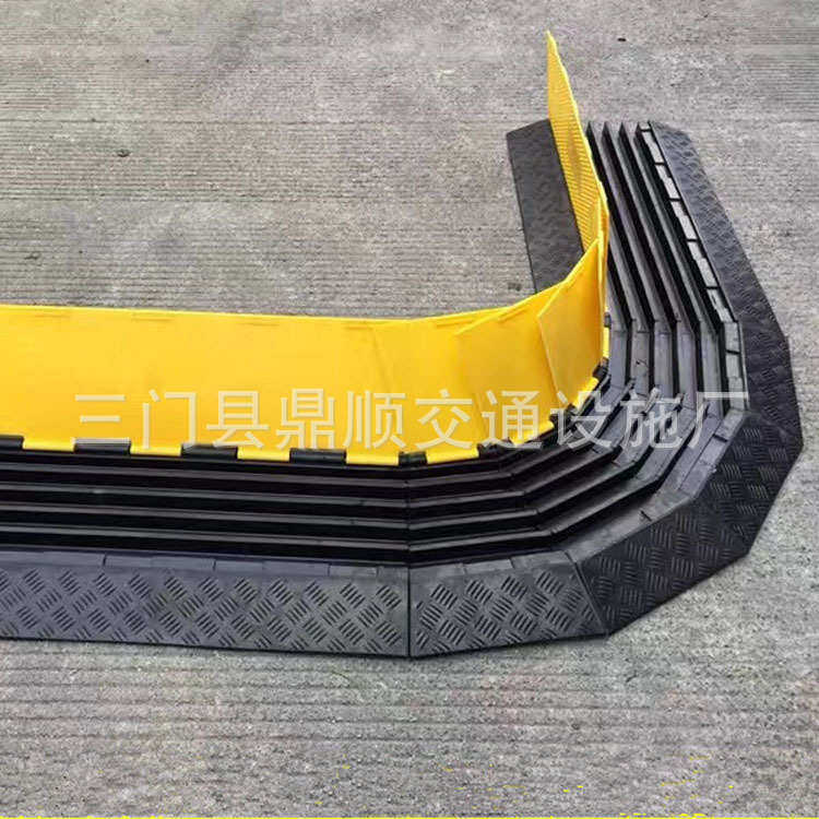 五线橡胶板电缆减速带铺板线槽布线线  板五线 孔减速带护舞台pvc