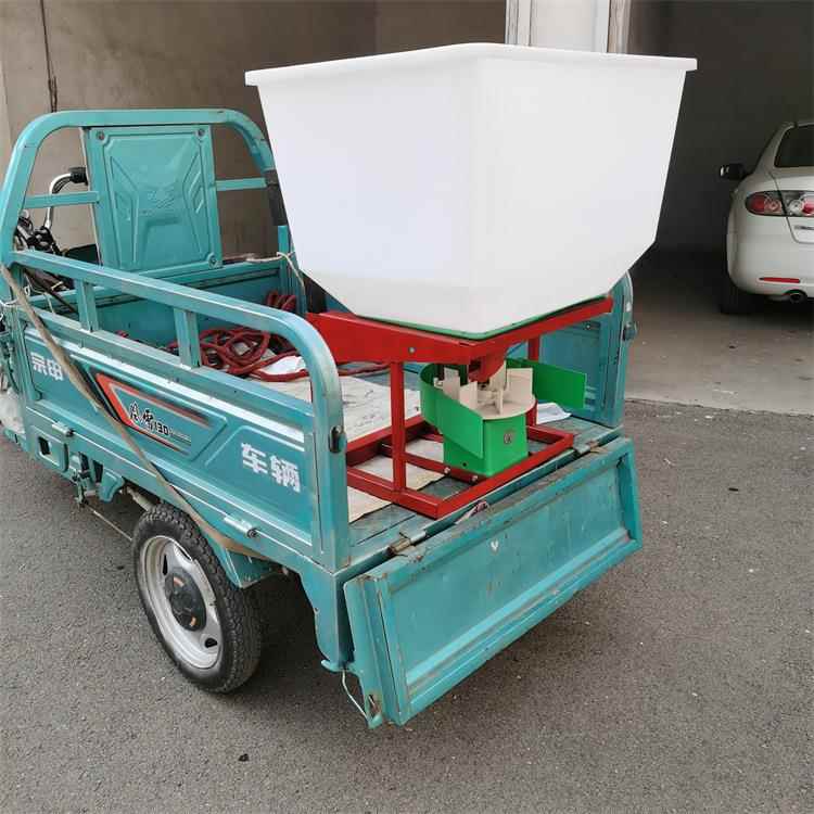 拖拉机前置撒肥机柴油马车后挂施WMR三肥6器48V0V电动三轮带施肥