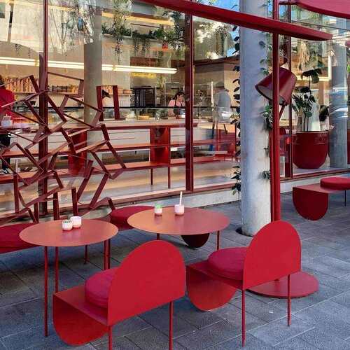红色半圆户外铁艺椅复古工业风咖啡厅烘焙店奶茶外摆餐饮桌椅套装