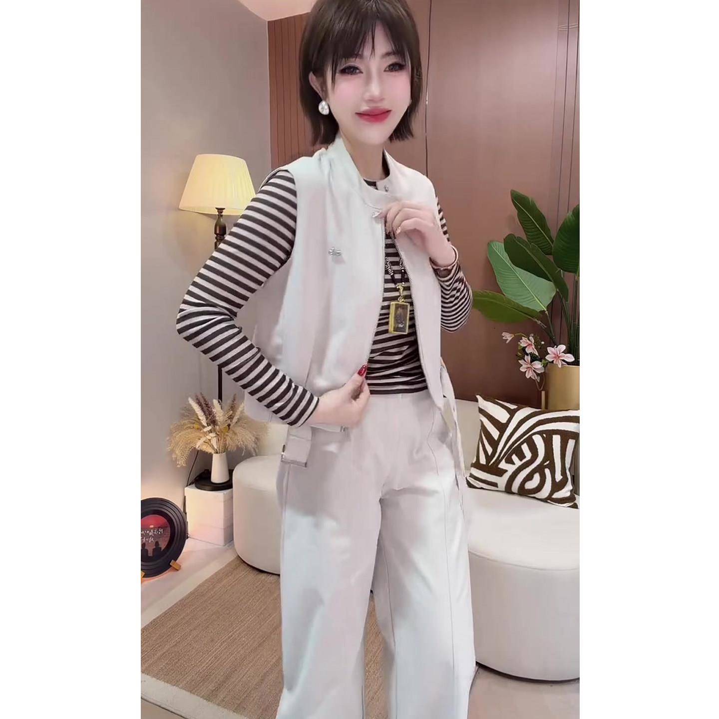 极速网红同款时尚套装女2026秋季新款马甲+条纹打底衫+阔腿裤三件