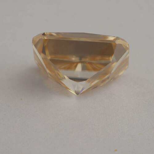 梧州莫桑石裸石 莫桑钻裸石彩色雷迪恩切割香槟色异形戒面