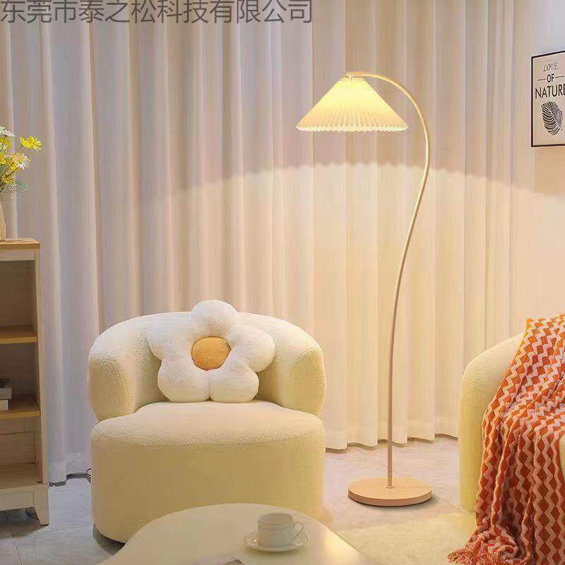 落地灯vintage法式复古奶油客厅卧室床头立式台灯日式百褶氛围灯