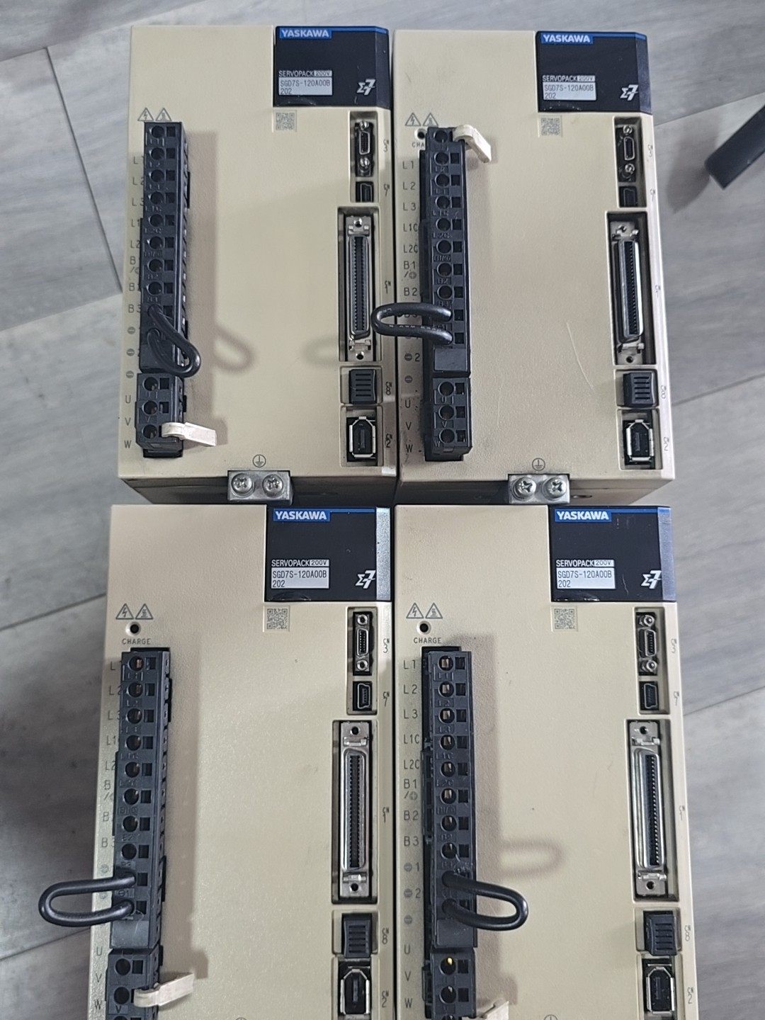 拆机 安川七系。1.5kw 伺服驱动器加伺服电机